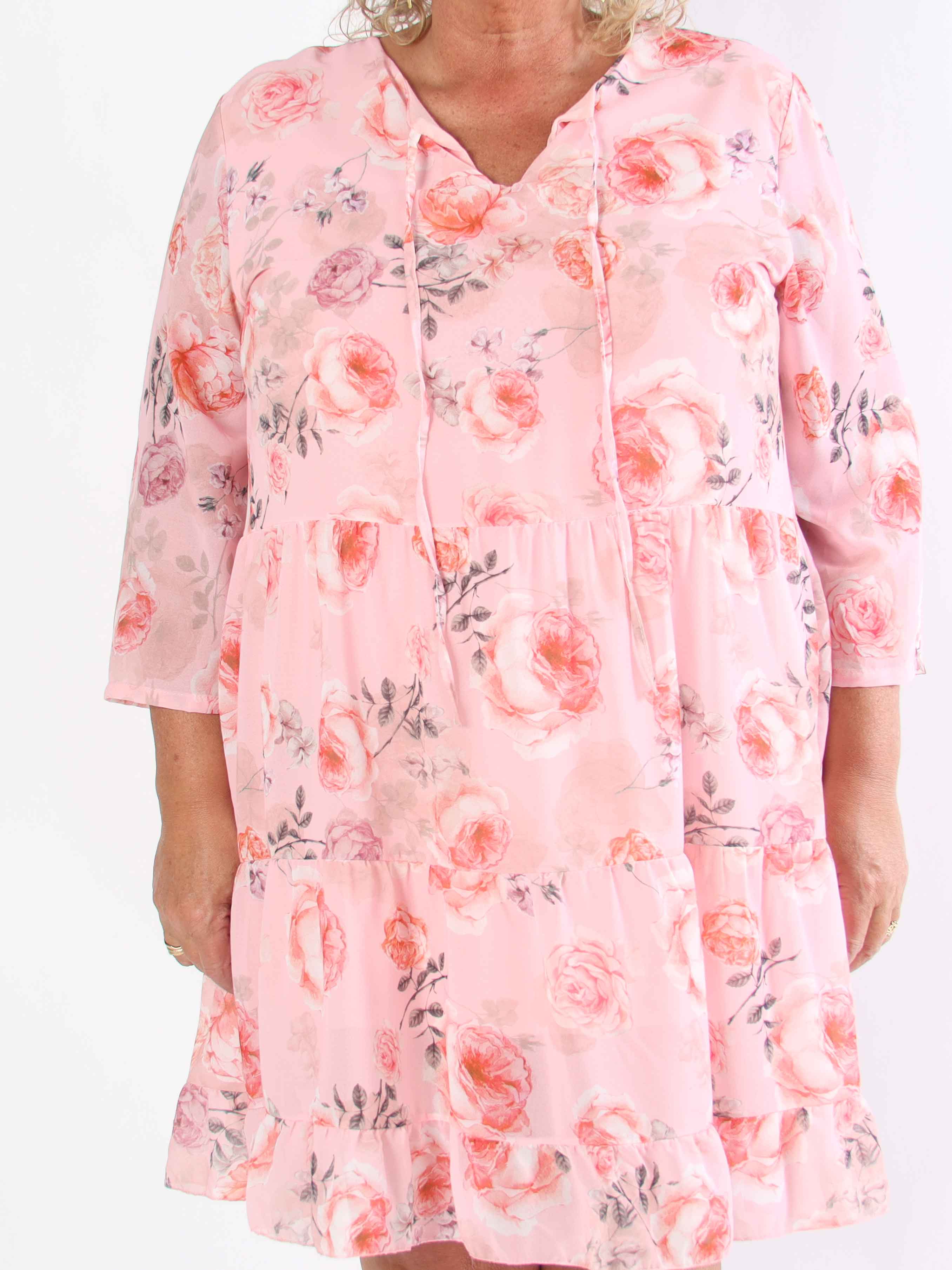 Stella - Blommig chiffongklänning med underkjol i viskos